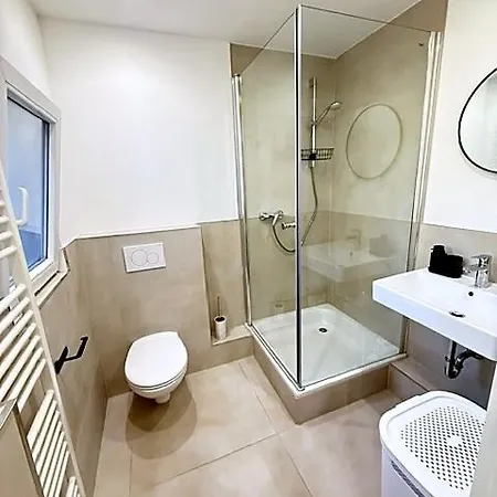 Modernes Haus Für 10 Gäste Mit 5 Schlafzimmern * Haan